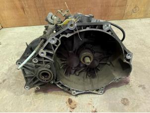 Gebruikte Versnellingsbak Opel Astra G (F08/48) 2.2 16V Prijs € 150,00 Margeregeling aangeboden door F. van den Mosselaar autodemontage