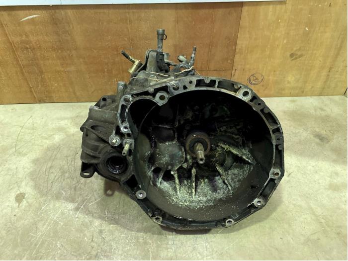 Gebruikte Versnellingsbak Renault Megane II Grandtour (KM) 1.9 dCi 120 Prijs € 150,00 Margeregeling aangeboden door F. van den Mosselaar autodemontage