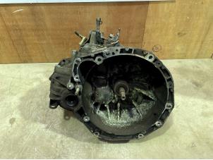 Gebruikte Versnellingsbak Renault Megane II Grandtour (KM) 1.9 dCi 120 Prijs € 200,00 Margeregeling aangeboden door F. van den Mosselaar autodemontage
