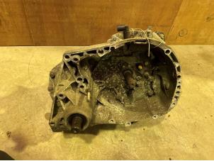 Gebruikte Versnellingsbak Renault Megane (BA) 1.4 16V Prijs € 125,00 Margeregeling aangeboden door F. van den Mosselaar autodemontage