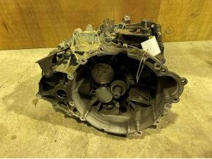 Gebruikte Versnellingsbak Volvo V50 (MW) 2.4 D5 20V Prijs € 250,00 Margeregeling aangeboden door F. van den Mosselaar autodemontage