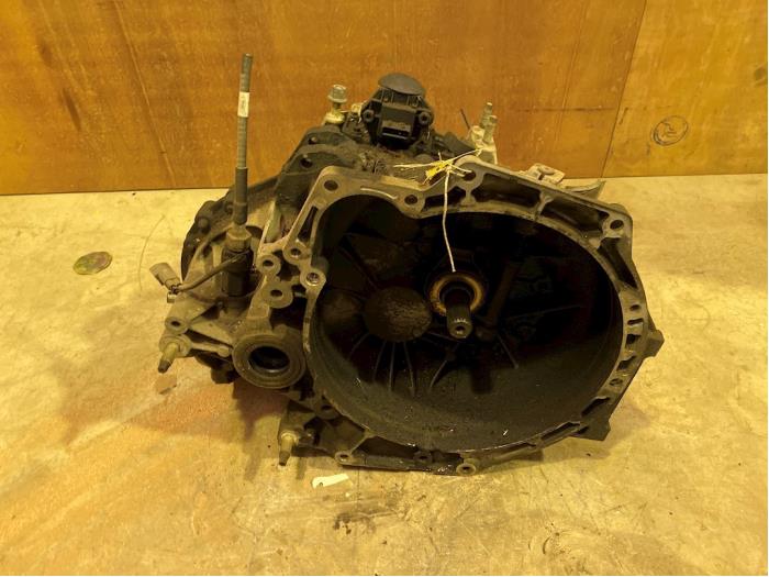 Gebruikte Versnellingsbak Ford Mondeo II Wagon Prijs € 150,00 Margeregeling aangeboden door F. van den Mosselaar autodemontage
