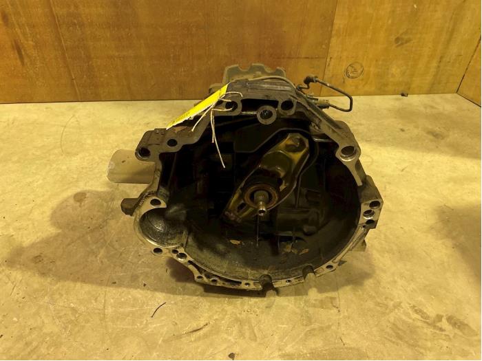 Gebruikte Versnellingsbak Volkswagen Passat (3B2) 1.8 20V Prijs € 125,00 Margeregeling aangeboden door F. van den Mosselaar autodemontage