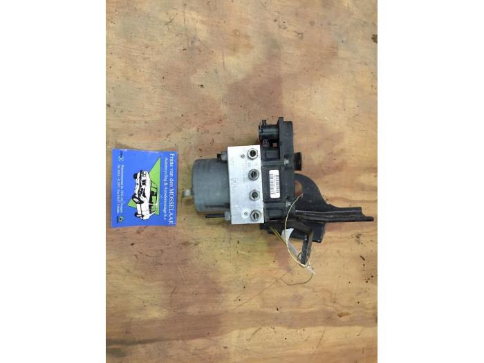 Gebruikte ABS Pomp Opel Meriva (A) 1.4 16V Twinport Prijs € 15,00 Margeregeling aangeboden door F. van den Mosselaar autodemontage