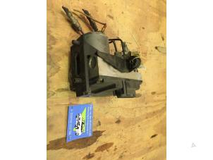 Gebruikte ABS Pomp BMW 5 serie (E39) 535i 32V Prijs € 27,50 Margeregeling aangeboden door F. van den Mosselaar autodemontage