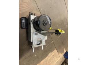 Gebruikte ABS Pomp BMW 3 serie (E46/4) 328i 24V Prijs € 22,50 Margeregeling aangeboden door F. van den Mosselaar autodemontage