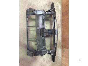 Gebruikte Frontpaneel BMW 3 serie (E90) 325i 24V Prijs € 70,00 Margeregeling aangeboden door F. van den Mosselaar autodemontage