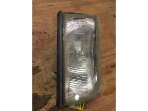 Gebruikte Koplamp rechts Daihatsu Charade (G100/101/102/112) 1.3 TX,CX 16V Prijs € 20,00 Margeregeling aangeboden door F. van den Mosselaar autodemontage