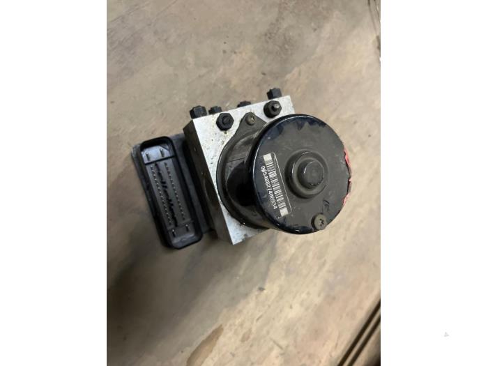 Gebruikte ABS Pomp Volkswagen Polo IV (9N1/2/3) 1.4 TDI 70 Prijs € 15,00 Margeregeling aangeboden door F. van den Mosselaar autodemontage