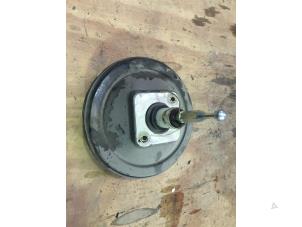 Gebruikte Rembooster Volkswagen Passat Variant (3B5) 1.9 TDI 110 Prijs € 25,00 Margeregeling aangeboden door F. van den Mosselaar autodemontage