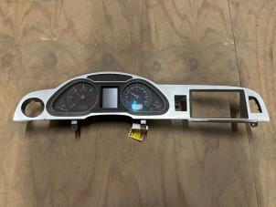 Gebruikte Instrumentenpaneel Audi A6 Quattro (C6) 3.0 TDI V6 24V Prijs € 100,00 Margeregeling aangeboden door F. van den Mosselaar autodemontage