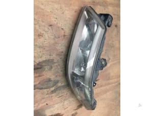 Gebruikte Koplamp links Renault Laguna II Grandtour (KG) 1.6 16V Prijs € 50,00 Margeregeling aangeboden door F. van den Mosselaar autodemontage