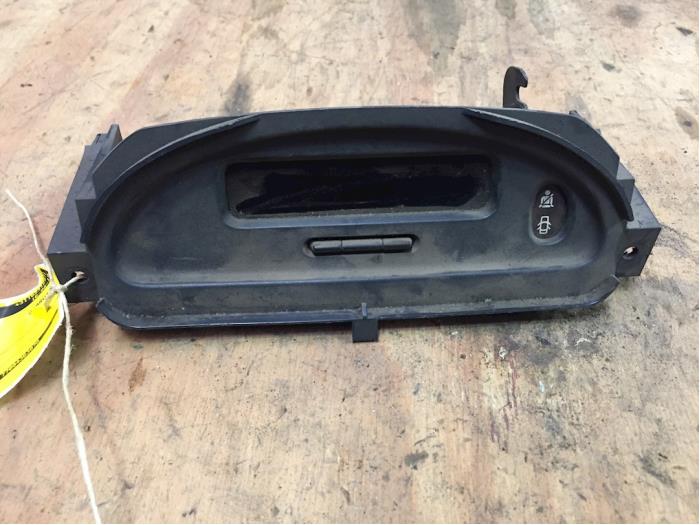 Gebruikte Display Interieur Renault Clio II (BB/CB) 1.4 16V Si Prijs € 10,00 Margeregeling aangeboden door F. van den Mosselaar autodemontage