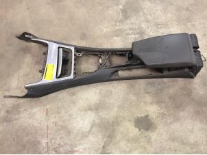 Gebruikte Middenconsoles BMW 1 serie (E88) 118i 16V Prijs € 125,00 Margeregeling aangeboden door F. van den Mosselaar autodemontage