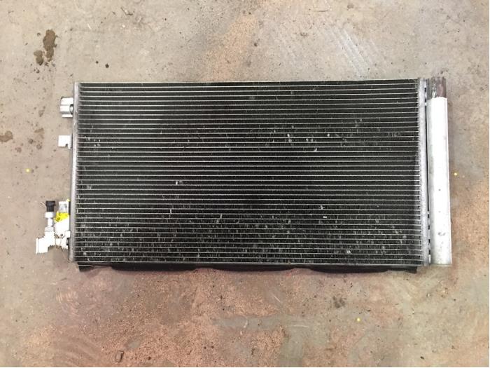 Gebruikte Radiateur Airco Renault Scénic III (JZ) 2.0 dCi 16V Prijs € 35,00 Margeregeling aangeboden door F. van den Mosselaar autodemontage