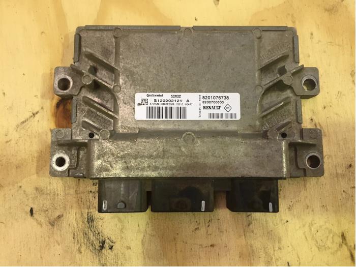 Gebruikte Inspuitcomputer Renault Twingo II (CN) 1.2 16V Prijs € 15,00 Margeregeling aangeboden door F. van den Mosselaar autodemontage