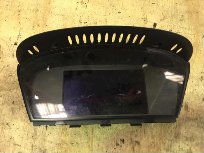 Gebruikte Display Interieur BMW 5 serie Touring (E61) 520d 16V Prijs € 50,00 Margeregeling aangeboden door F. van den Mosselaar autodemontage
