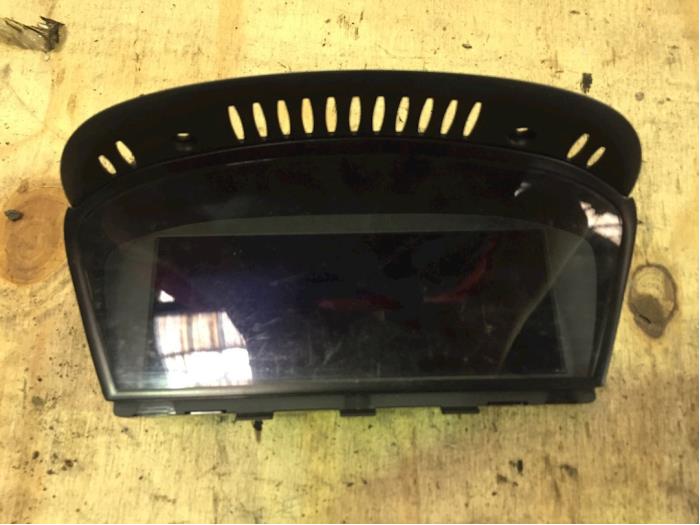 Gebruikte Display Interieur BMW 5 serie (E60) 530d 24V Prijs € 50,00 Margeregeling aangeboden door F. van den Mosselaar autodemontage