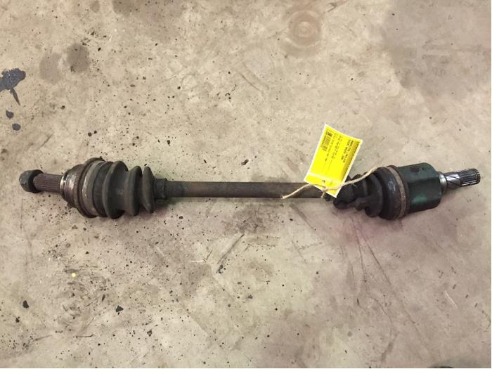 Gebruikte Steekas links-voor Suzuki Baleno (GA/GB) 1.3 GL Prijs € 20,00 Margeregeling aangeboden door F. van den Mosselaar autodemontage