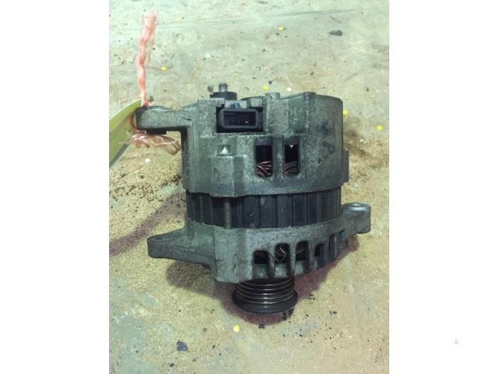 Gebruikte Dynamo Chevrolet Nubira Wagon (J100) 1.6 16V Prijs € 35,00 Margeregeling aangeboden door F. van den Mosselaar autodemontage