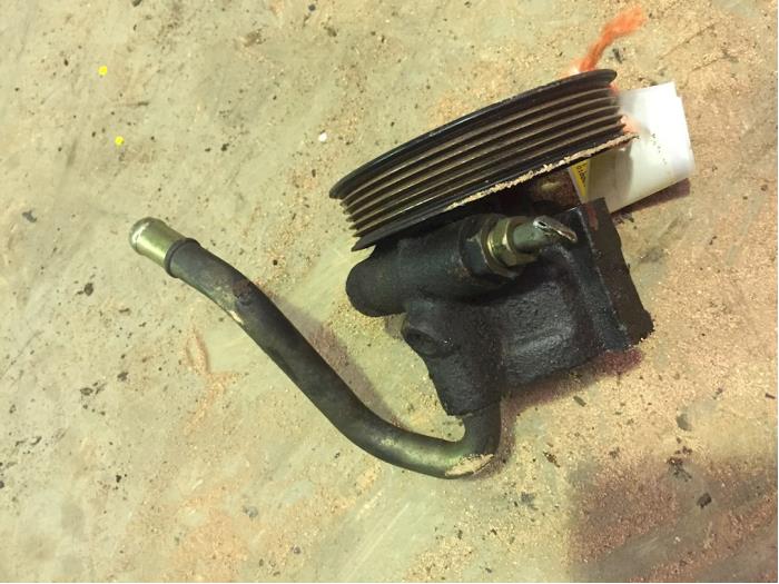 Gebruikte Servopomp Chevrolet Nubira Wagon (J100) 1.6 16V Prijs € 35,00 Margeregeling aangeboden door F. van den Mosselaar autodemontage