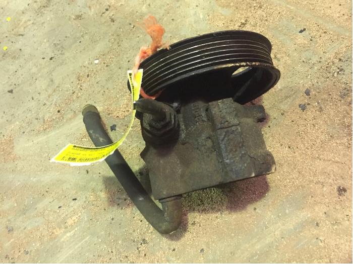 Gebruikte Servopomp Chevrolet Nubira Wagon (J100) 1.6 16V Prijs € 35,00 Margeregeling aangeboden door F. van den Mosselaar autodemontage