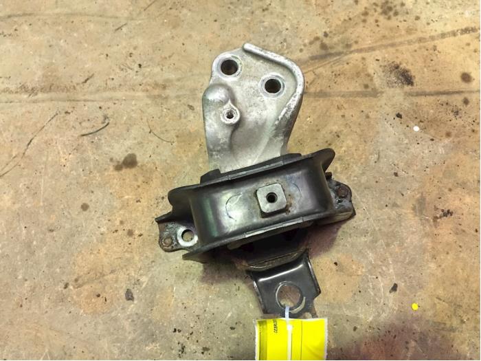 Gebruikte Motorrubber Toyota Yaris (P1) 1.0 16V VVT-i Prijs € 15,00 Margeregeling aangeboden door F. van den Mosselaar autodemontage