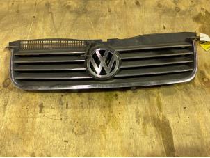 Gebruikte Grille Volkswagen Passat Variant (3B6) Prijs € 25,00 Margeregeling aangeboden door F. van den Mosselaar autodemontage