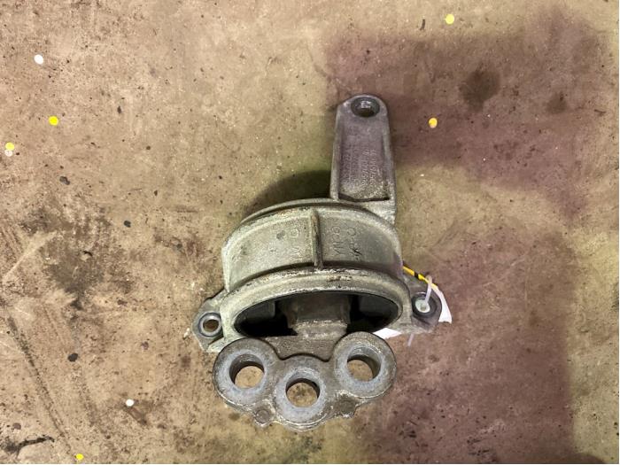 Gebruikte Motorrubber Opel Zafira (F75) 1.6 16V Prijs € 10,00 Margeregeling aangeboden door F. van den Mosselaar autodemontage
