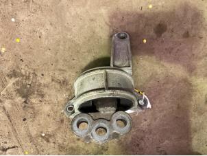 Gebruikte Motorsteun Opel Zafira (F75) 1.6 16V Prijs € 9,99 Margeregeling aangeboden door F. van den Mosselaar autodemontage