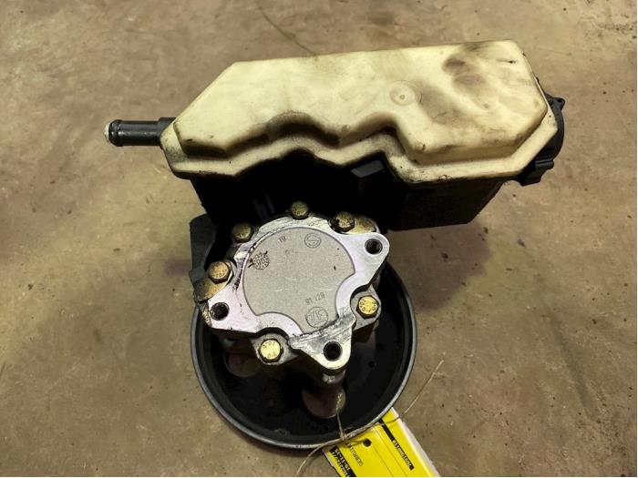Gebruikte Servopomp Opel Vectra B (36) 1.8 16V Ecotec Prijs € 20,00 Margeregeling aangeboden door F. van den Mosselaar autodemontage
