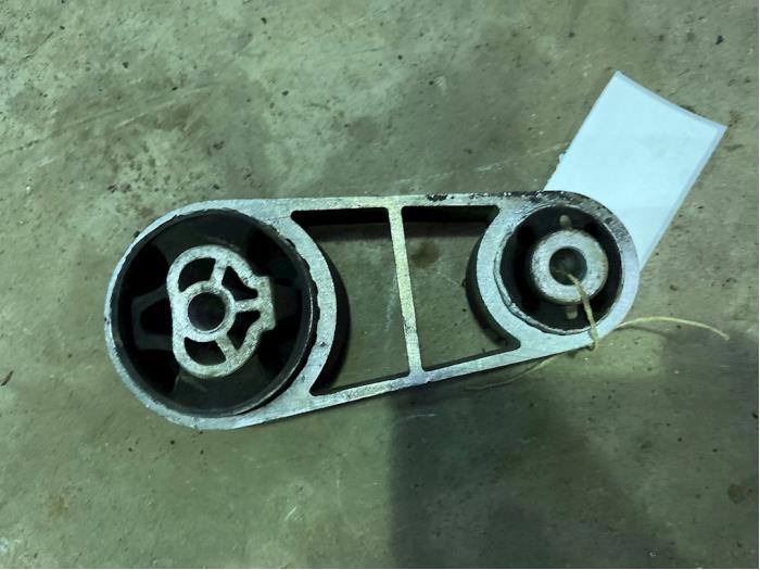 Gebruikte Motorsteun Ford Mondeo III 2.0 16V Prijs € 10,00 Margeregeling aangeboden door F. van den Mosselaar autodemontage