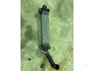 Gebruikte Intercooler Ford Mondeo III 2.0 TDCi 130 16V Prijs € 20,00 Margeregeling aangeboden door F. van den Mosselaar autodemontage