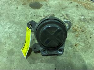 Gebruikte Motorsteun Ford Mondeo III Wagon 2.0 TDCi 130 16V Prijs € 15,00 Margeregeling aangeboden door F. van den Mosselaar autodemontage