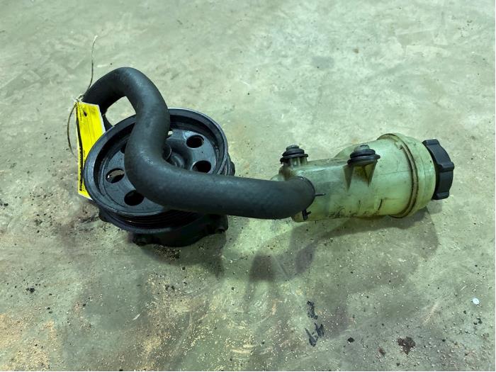 Gebruikte Pomp Servo Ford Focus 1 Wagon 1.8 TDdi Prijs € 35,00 Margeregeling aangeboden door F. van den Mosselaar autodemontage