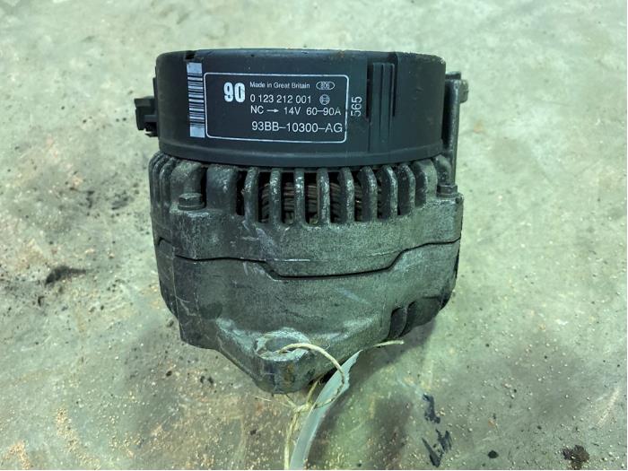 Gebruikte Dynamo Ford Mondeo I Wagon 2.0i 16V (U9) Prijs € 35,00 Margeregeling aangeboden door F. van den Mosselaar autodemontage