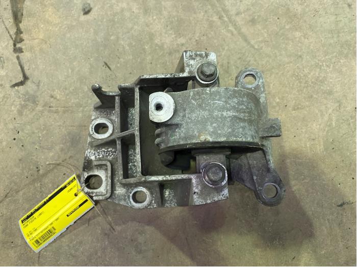 Gebruikte Motorsteun Ford Fiesta 4 1.3i Prijs € 15,00 Margeregeling aangeboden door F. van den Mosselaar autodemontage