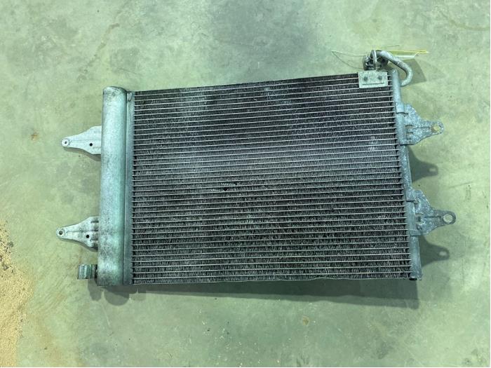 Gebruikte Airco Condensor Volkswagen Polo IV (9N1/2/3) 1.2 12V Prijs € 35,00 Margeregeling aangeboden door F. van den Mosselaar autodemontage