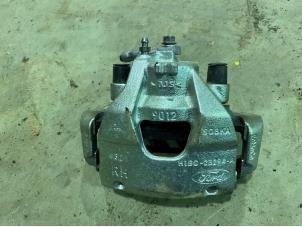 Gebruikte Remklauw (Tang) rechts-voor Ford Fiesta 7 1.0 EcoBoost 12V 100 Prijs € 50,00 Margeregeling aangeboden door F. van den Mosselaar autodemontage