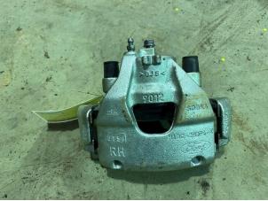 Gebruikte Remklauw (Tang) rechts-voor Ford Fiesta 7 1.0 EcoBoost 12V 100 Prijs € 50,00 Margeregeling aangeboden door F. van den Mosselaar autodemontage