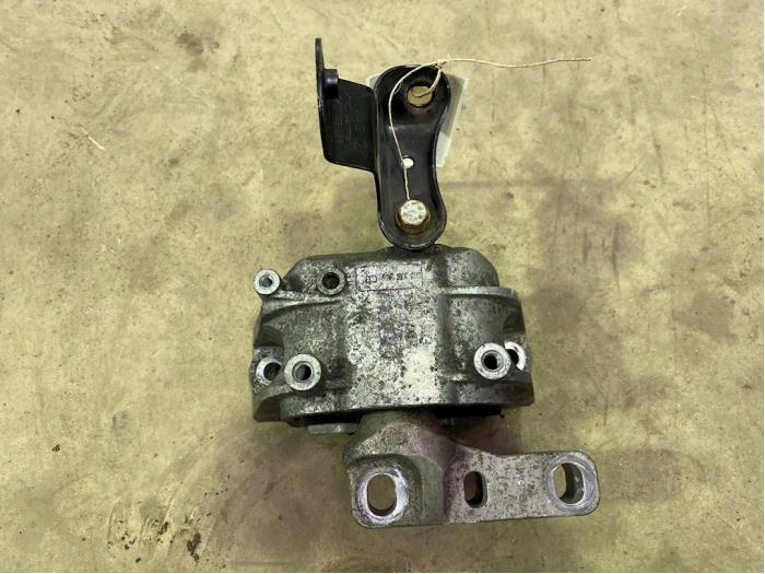 Gebruikte Motorrubber Volkswagen Golf VI (5K1) 2.0 GTD 16V Prijs € 15,00 Margeregeling aangeboden door F. van den Mosselaar autodemontage
