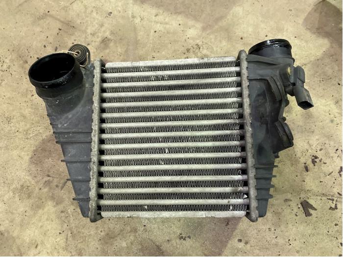 Gebruikte Intercooler Volkswagen Golf IV (1J1) 1.9 SDI Prijs € 25,00 Margeregeling aangeboden door F. van den Mosselaar autodemontage