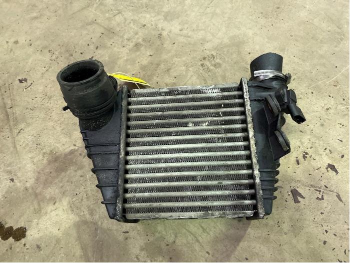 Gebruikte Intercooler Volkswagen Golf IV (1J1) 1.9 SDI Prijs € 25,00 Margeregeling aangeboden door F. van den Mosselaar autodemontage