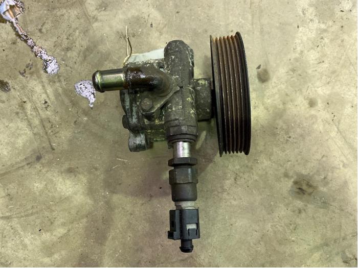 Gebruikte Stuurpomp Volkswagen Golf IV (1J1) 1.9 TDI 150 Prijs € 25,00 Margeregeling aangeboden door F. van den Mosselaar autodemontage