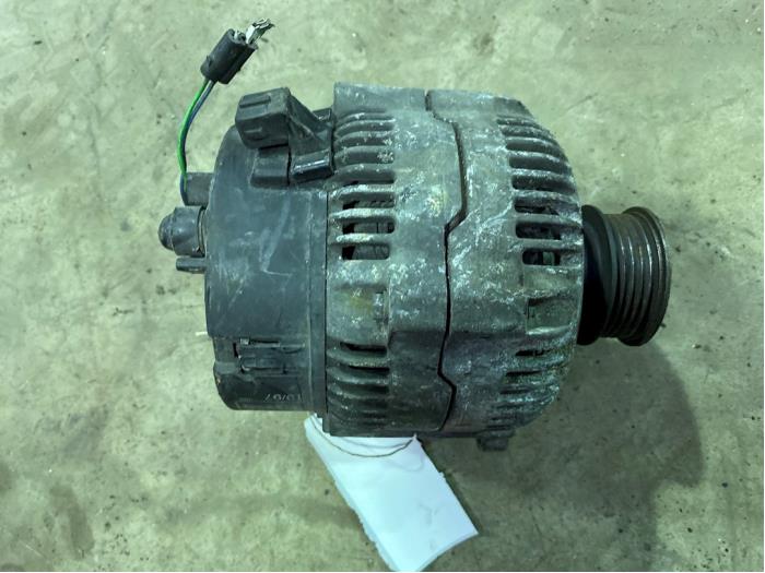 Gebruikte Dynamo Volkswagen Polo III (6N1) 1.9 D Prijs € 35,00 Margeregeling aangeboden door F. van den Mosselaar autodemontage