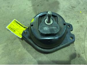 Gebruikte Motorrubber Renault Laguna II Grandtour (KG) 1.9 dCi 100 Prijs € 15,00 Margeregeling aangeboden door F. van den Mosselaar autodemontage