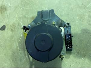 Gebruikte ABS Pomp Mercedes C (W202) 2.0 C-200K 16V Prijs € 22,50 Margeregeling aangeboden door F. van den Mosselaar autodemontage