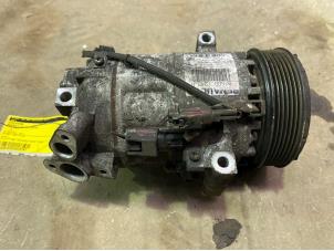 Gebruikte Aircopomp Renault Clio IV (5R) 1.6 Turbo 16V RS 200 EDC Prijs € 75,00 Margeregeling aangeboden door F. van den Mosselaar autodemontage