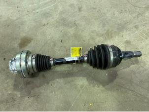 Gebruikte Aandrijfas links-voor Volkswagen Touareg (7LA/7L6) 3.0 TDI V6 24V Prijs € 50,00 Margeregeling aangeboden door F. van den Mosselaar autodemontage