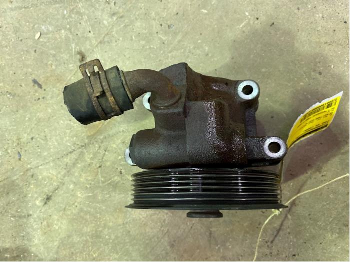 Gebruikte Pomp Servo Ford Ka I 1.3i Prijs € 25,00 Margeregeling aangeboden door F. van den Mosselaar autodemontage